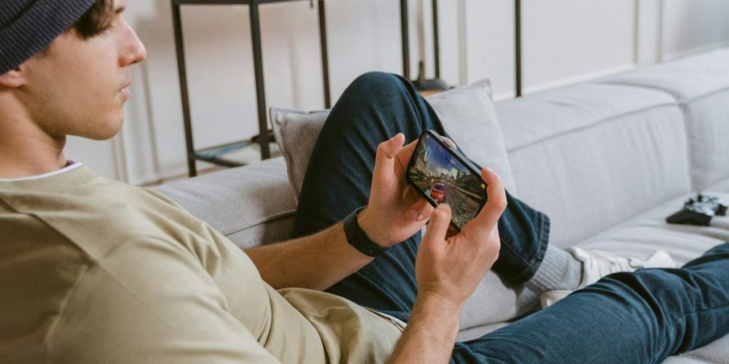 This article explores why endless runner games remain a mobile staple in 2026 and how studios keep them fresh, profitable, and widely playable. It explains the...