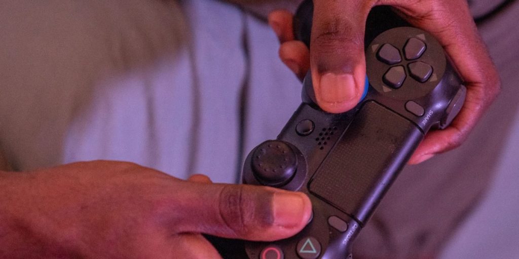 This guide helps you cut through the noise and find good games to play in 2026 by explaining what actually makes a game worth your time and showing practical wa...