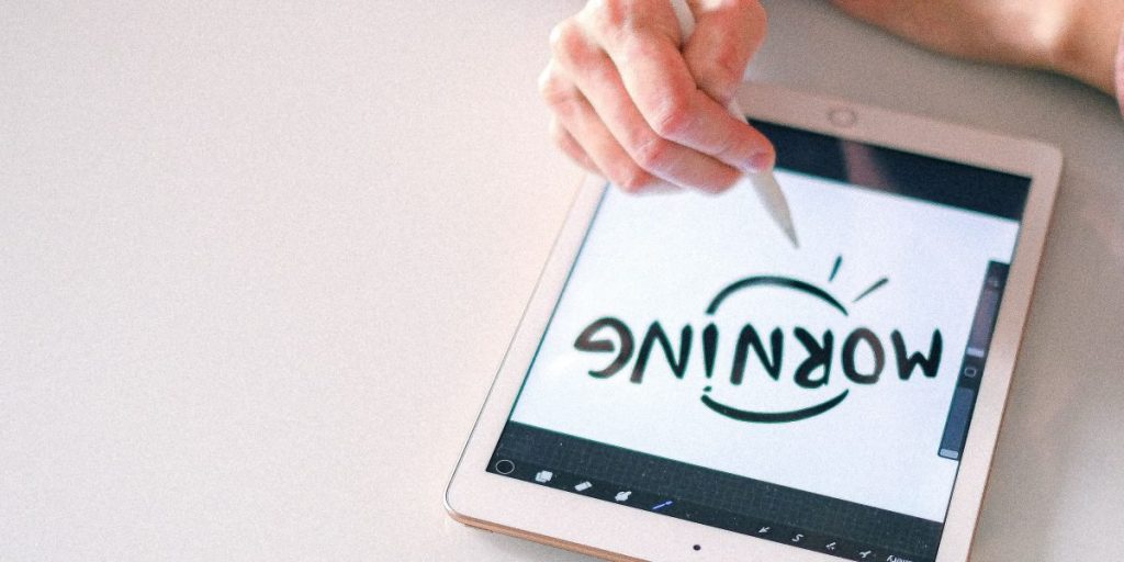 The Galaxy Note 10 remains relevant in 2026 because its core strengths — a compact yet vivid Dynamic AMOLED display, a capable processor with 8GB RAM, roomy 256...